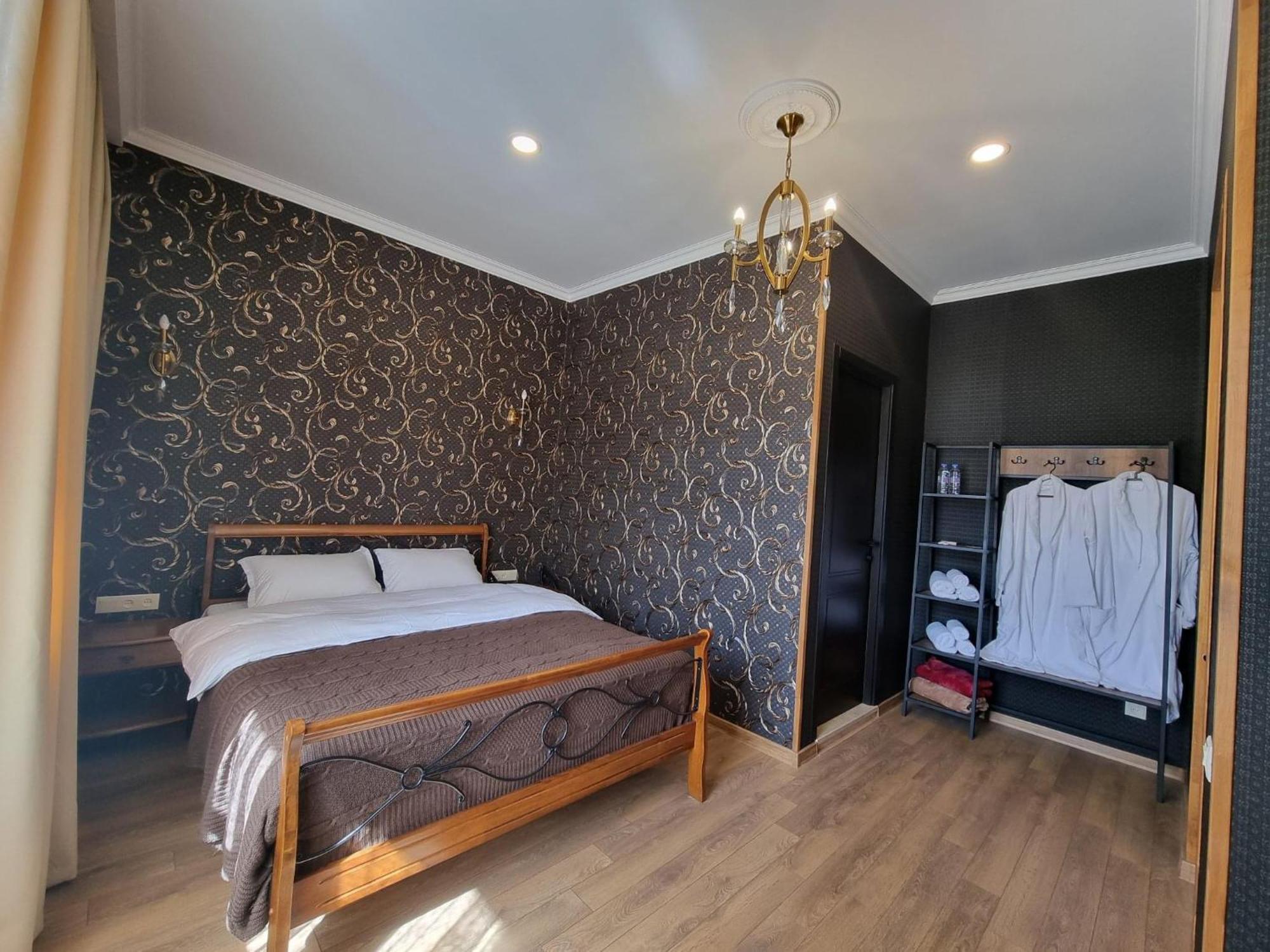 Royal Apartment *